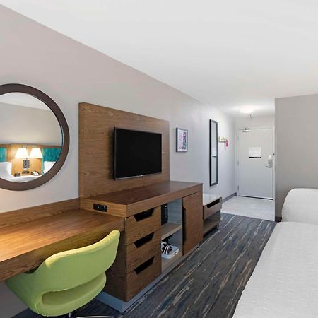 Hampton Inn Fort Collins Bagian luar foto