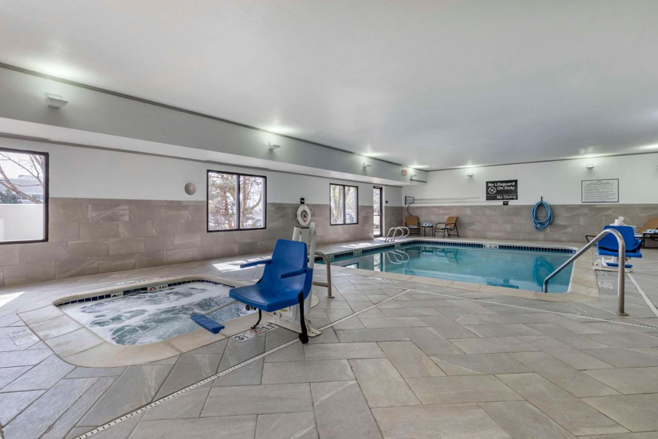 Hampton Inn Fort Collins Bagian luar foto