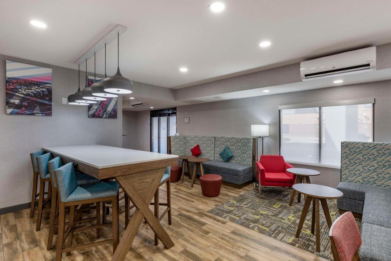 Hampton Inn Fort Collins Bagian luar foto