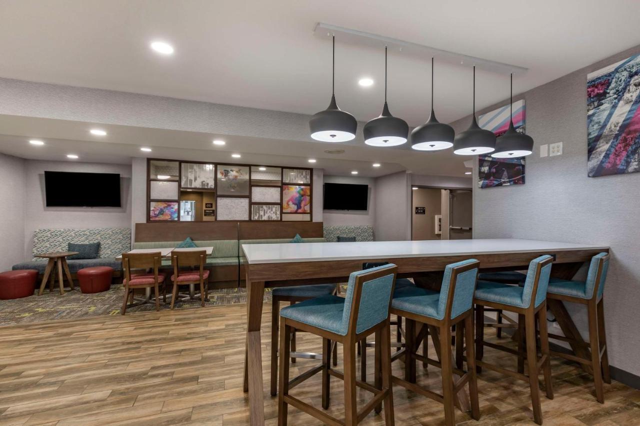 Hampton Inn Fort Collins Bagian luar foto